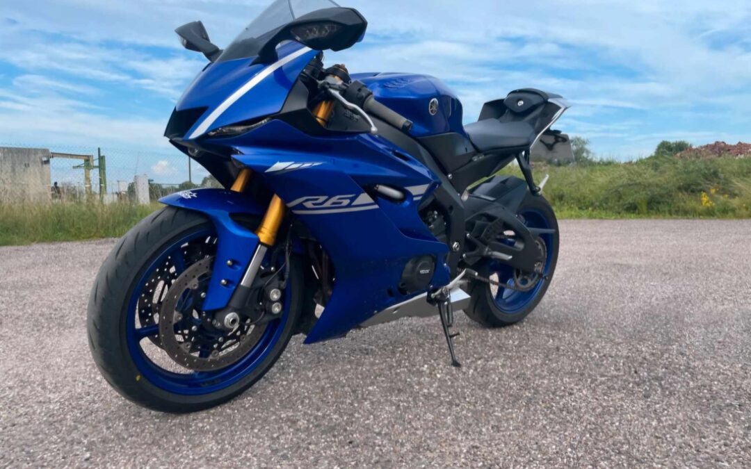 Yamaha R6 599 cm³ 118cv 